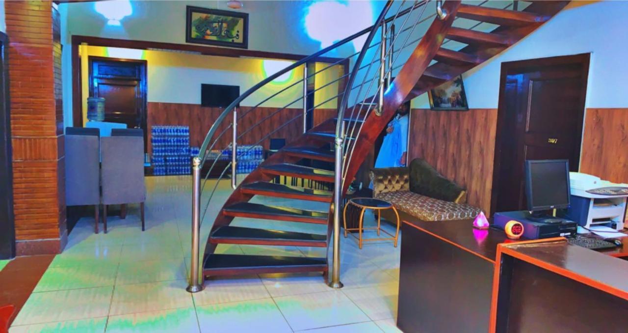 Crown Castle Peshawar Hotel Exterior foto