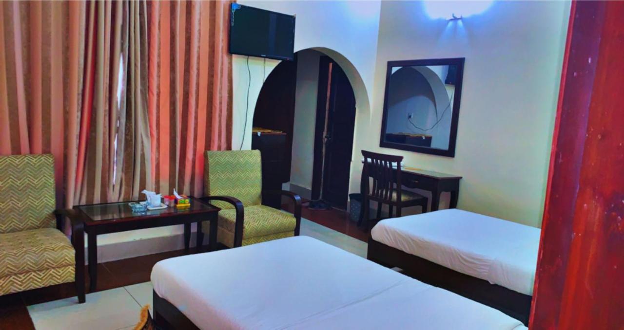 Crown Castle Peshawar Hotel Exterior foto